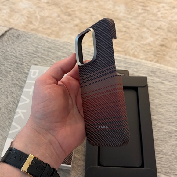 NWT Apple PITAKA iPhone 16Pro 6.3” Aramid Fiber Case, luxury, lightweight/slim - Picture 3 of 12